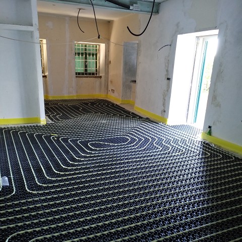 Impianto radiante a pavimento, soffitto, massetto, tubo pex, serpentina, collettore, riscaldamento